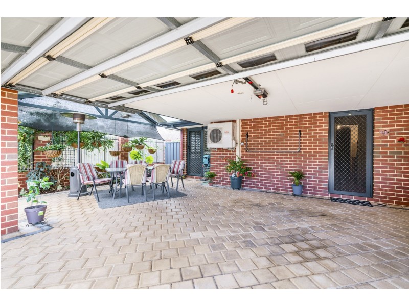 1/18 Serenity Parkway, Hammond Park WA 6164