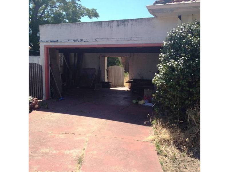 5 Rome Road, Melville WA 6156