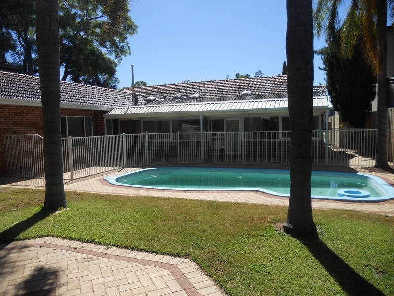 6  Daniel Street, Attadale WA 6156