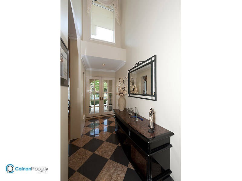 8 Crest Avenue, Mount Pleasant WA 6153