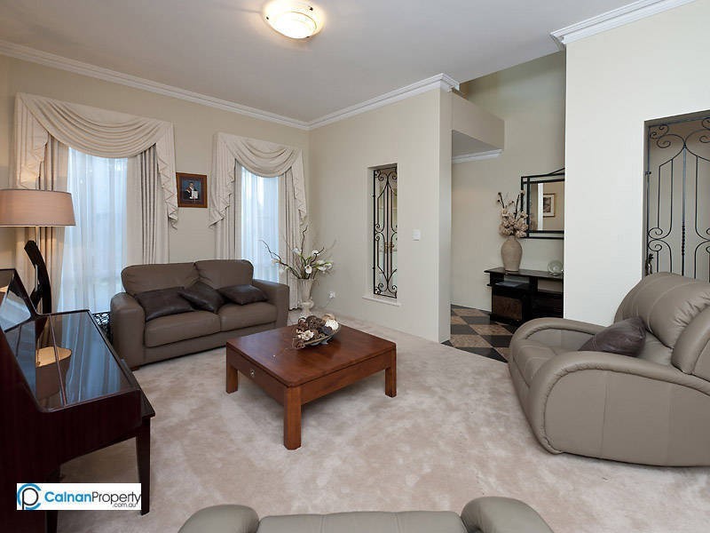 8 Crest Avenue, Mount Pleasant WA 6153