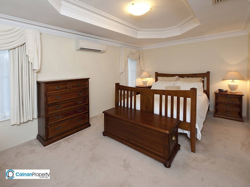 8 Crest Avenue, Mount Pleasant WA 6153