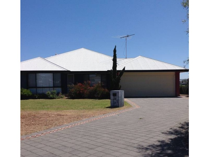 19 Redruth Court, Yanchep WA 6035