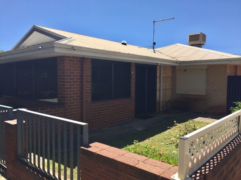 4/2  Cambey Way, Brentwood WA 6153