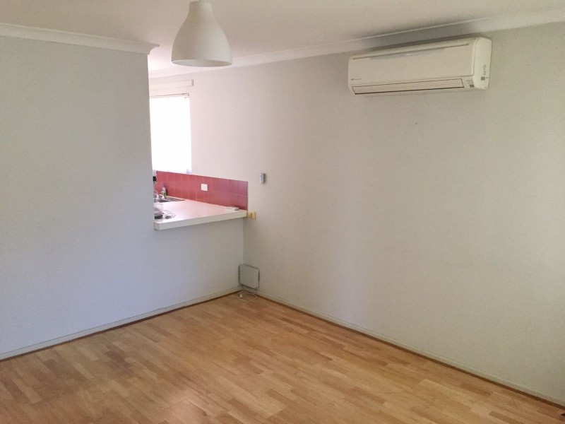 4/2  Cambey Way, Brentwood WA 6153