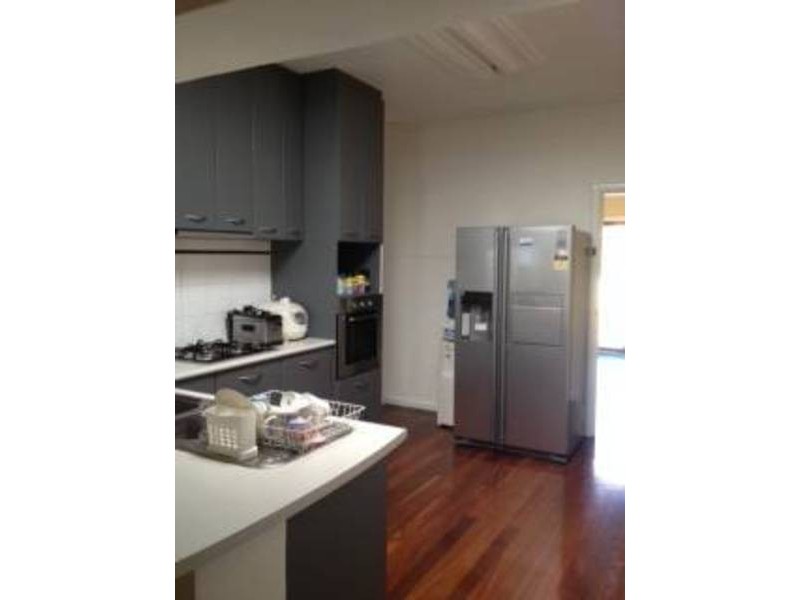 27 Latham Street, Alfred Cove WA 6154