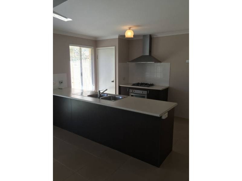 14 Milverton Loop, Leda WA 6170