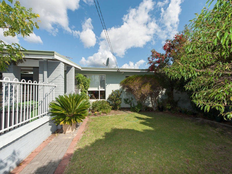 24 Devereaux Street, Armadale WA 6112