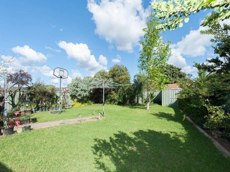 24 Devereaux Street, Armadale WA 6112