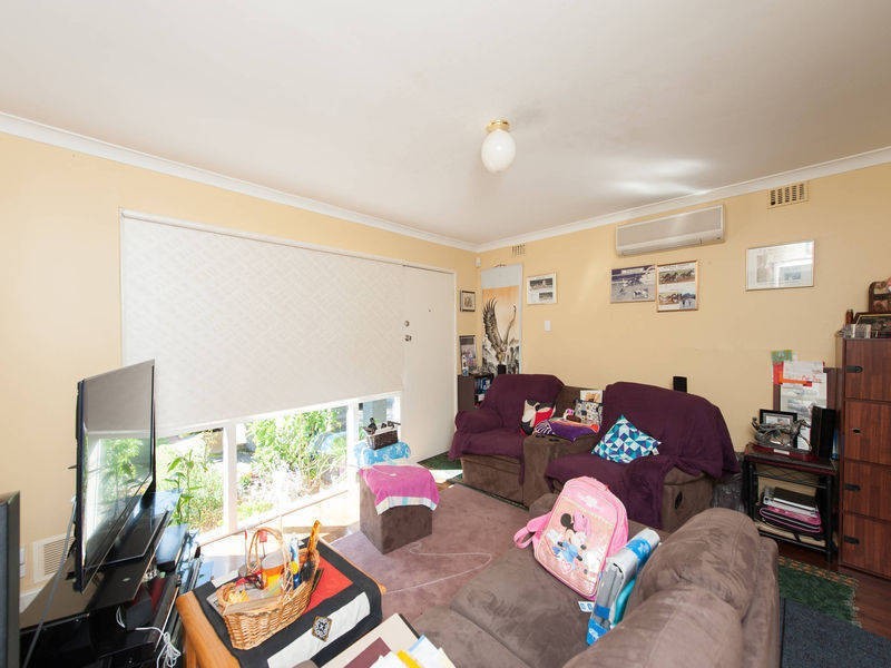 24 Devereaux Street, Armadale WA 6112