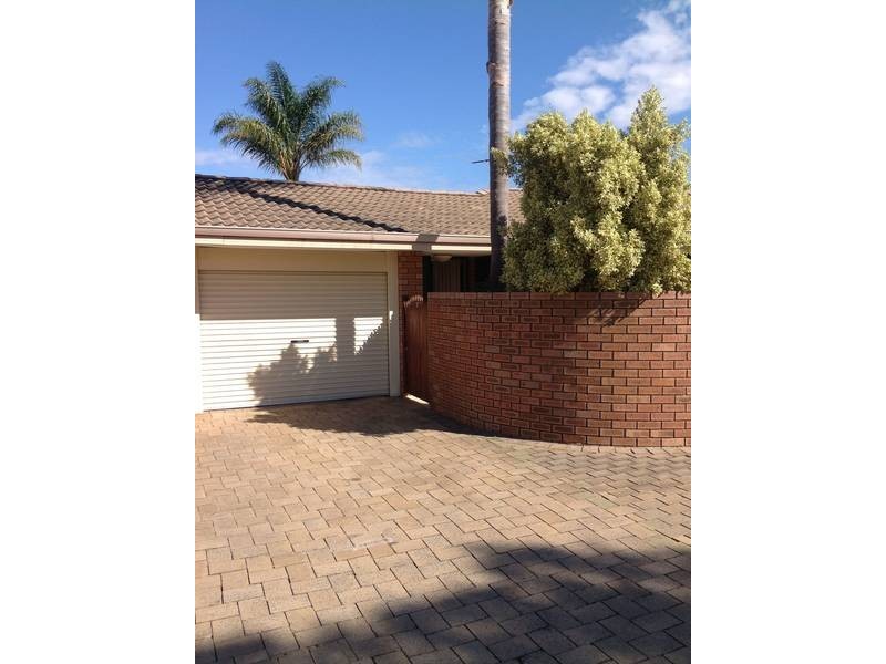 2/21 Golf Road, Parkwood WA 6147