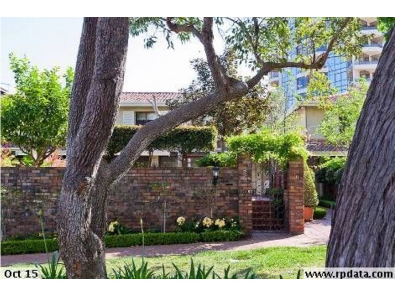 2/11 Wingfield Avenue, Crawley WA 6009