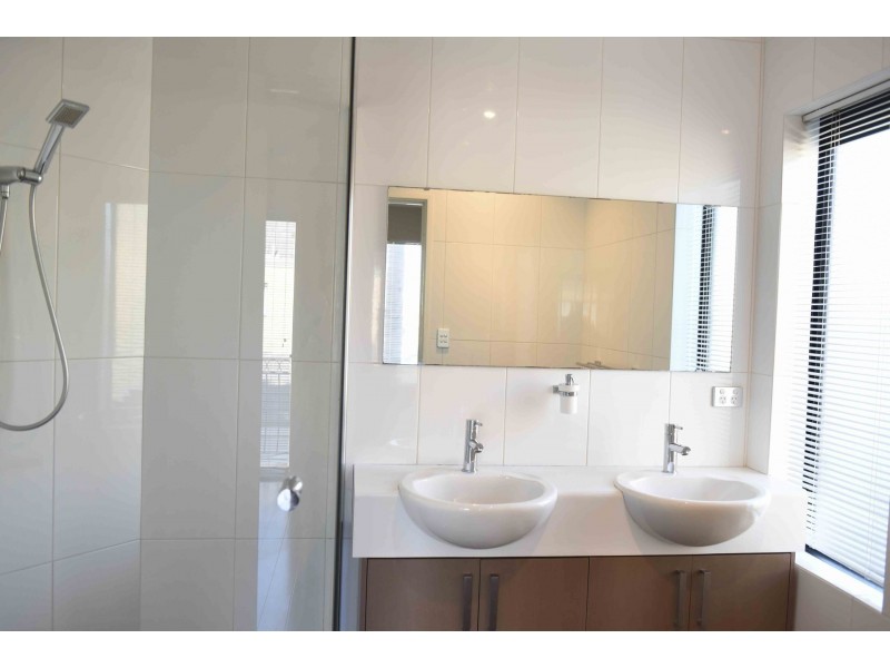 4/8 Sleat Road, Mount Pleasant WA 6153