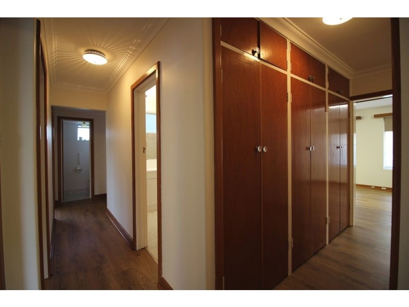 6 Boston Way, Booragoon WA 6154