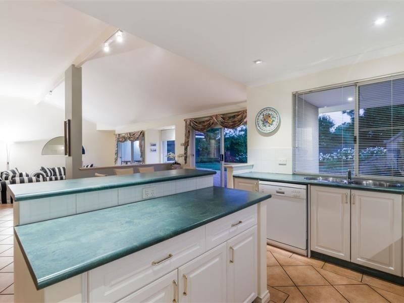 9 Bateman Road, Mount Pleasant WA 6153