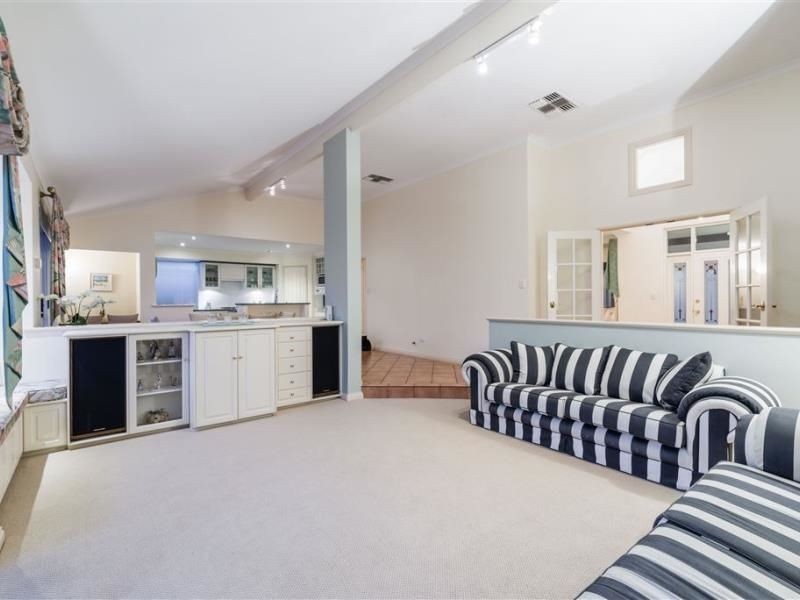 9 Bateman Road, Mount Pleasant WA 6153