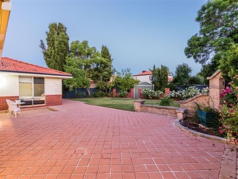 9 Bateman Road, Mount Pleasant WA 6153