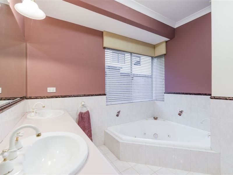 9 Bateman Road, Mount Pleasant WA 6153