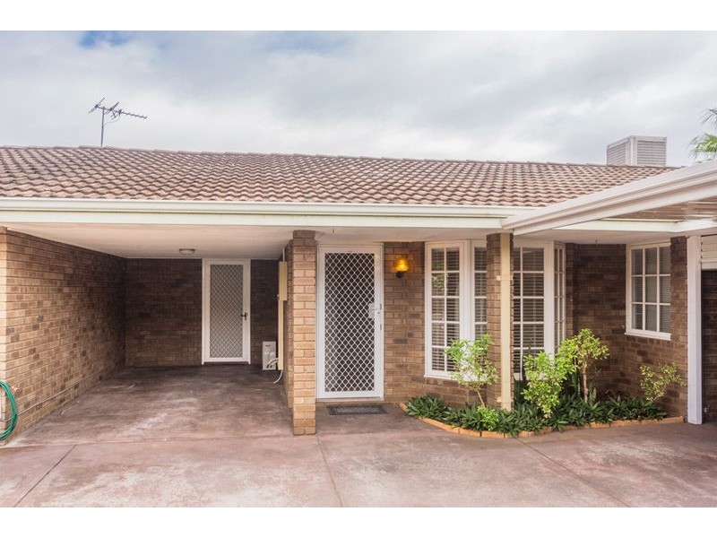 2/2 Wheatley Drive, Bull Creek WA 6149