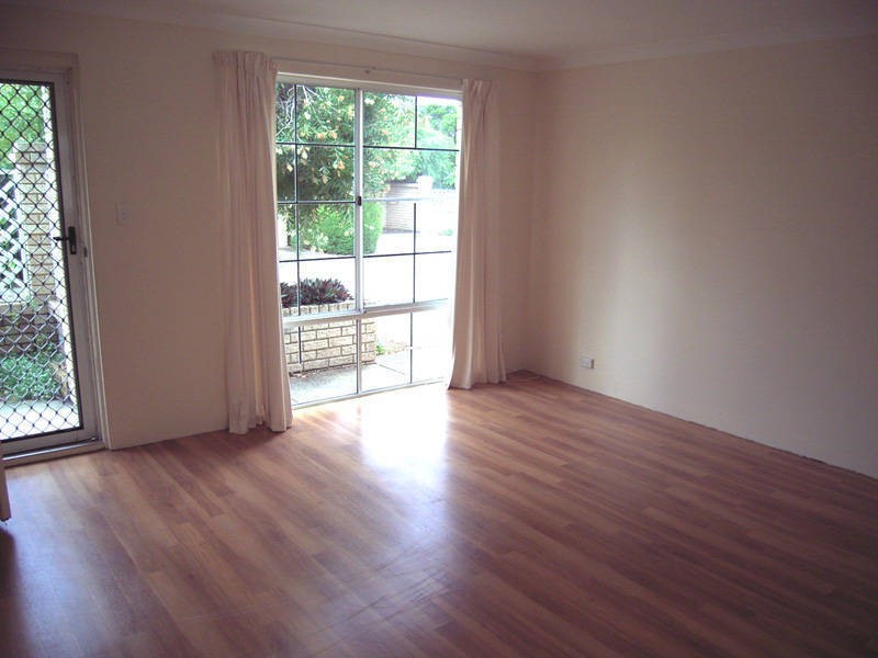 1/11 Bell Street, Rockingham WA 6168