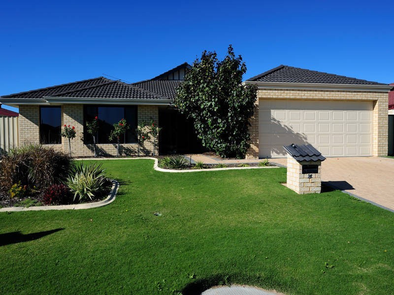 28 Bluefields Parkway, Port Kennedy WA 6172