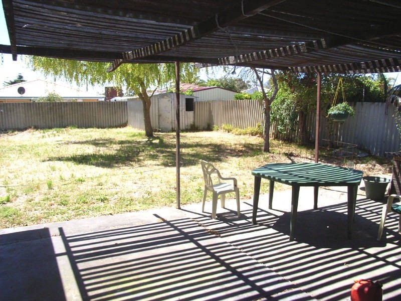 8 Doradeen Close, Hillman WA 6168