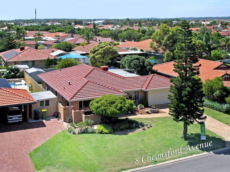 8 Chelmsford Avenue, Port Kennedy WA 6172