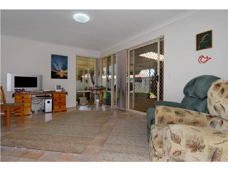 8 Chelmsford Avenue, Port Kennedy WA 6172