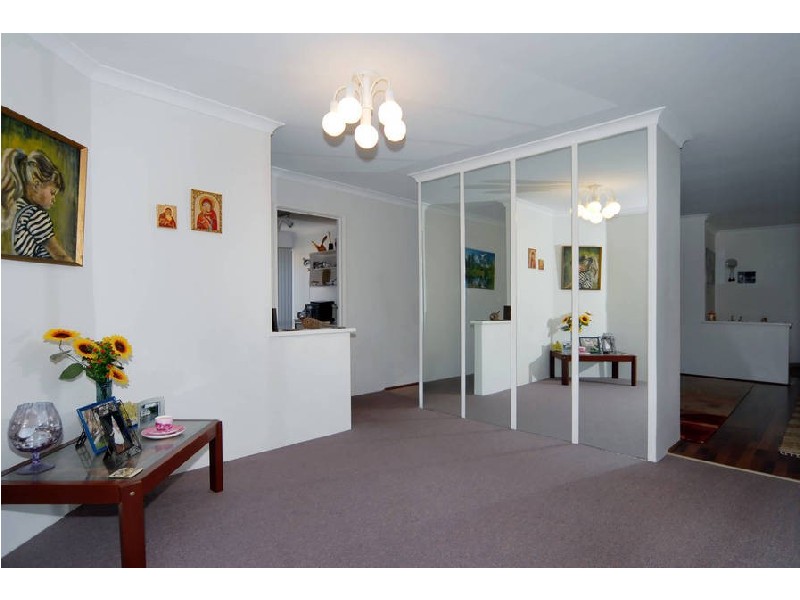 8 Chelmsford Avenue, Port Kennedy WA 6172