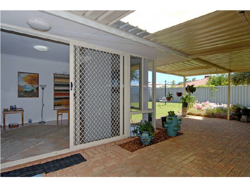 8 Chelmsford Avenue, Port Kennedy WA 6172