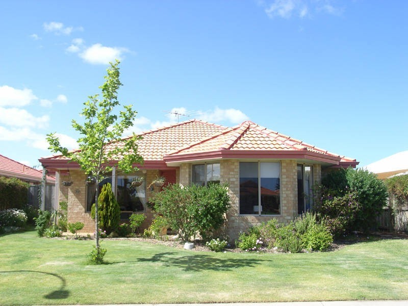26 Rees Crescent, Rockingham WA 6168