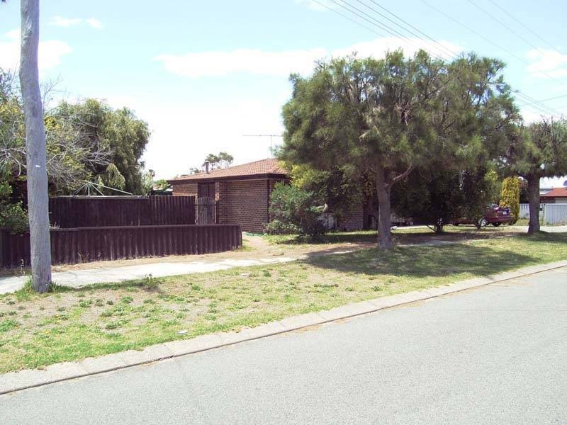 2 Solquest Way, Cooloongup WA 6168
