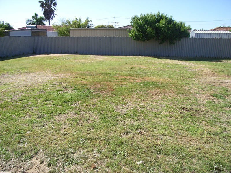 18 Jubilee Drive, Waikiki WA 6169