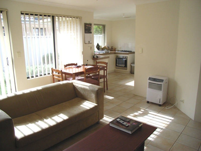 8/55 Moreton Crescent, Warnbro WA 6169