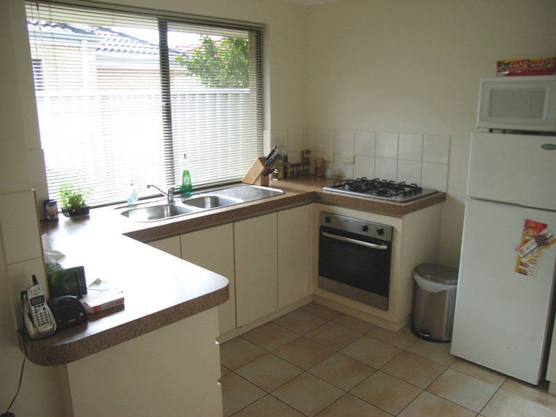 8/55 Moreton Crescent, Warnbro WA 6169