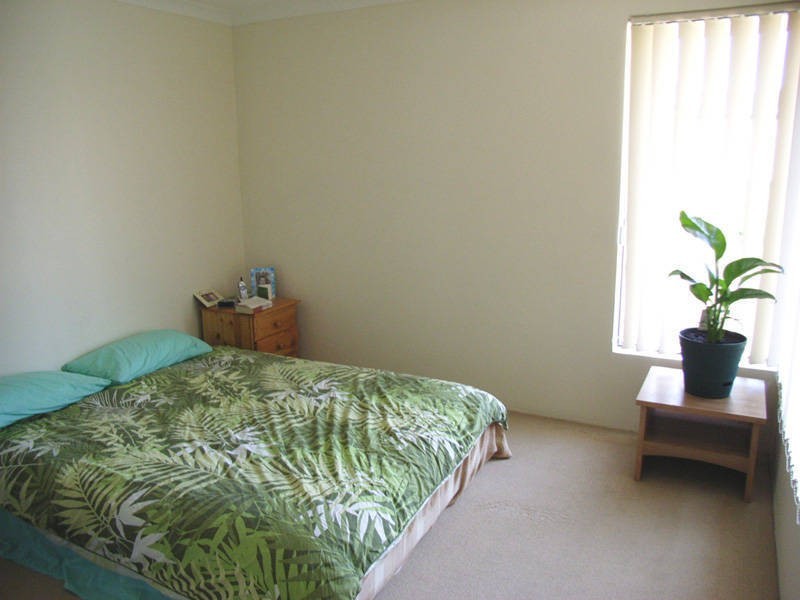 8/55 Moreton Crescent, Warnbro WA 6169