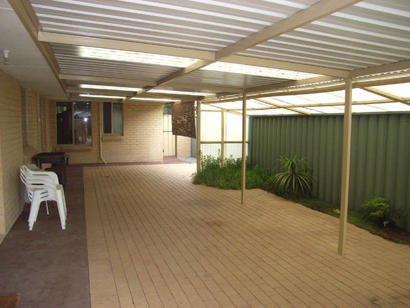 2B Leeuwin Parade, Rockingham WA 6168