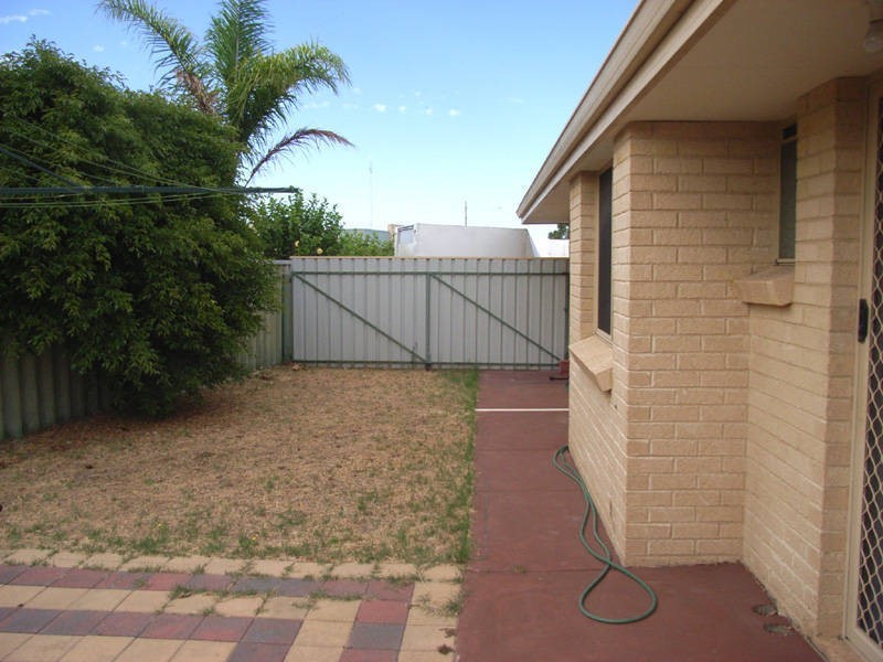 2B Leeuwin Parade, Rockingham WA 6168