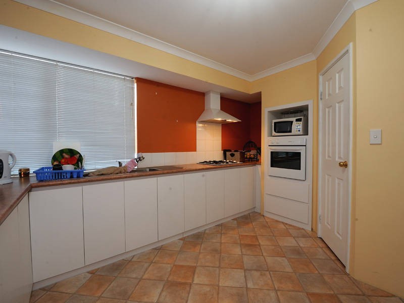 2 Araluen Crescent, Bertram WA 6167