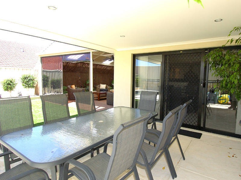 27 Three Bears Loop, Secret Harbour WA 6173