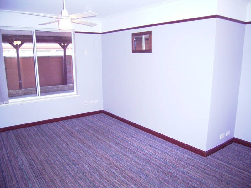 8 Mayflower Close, Port Kennedy WA 6172