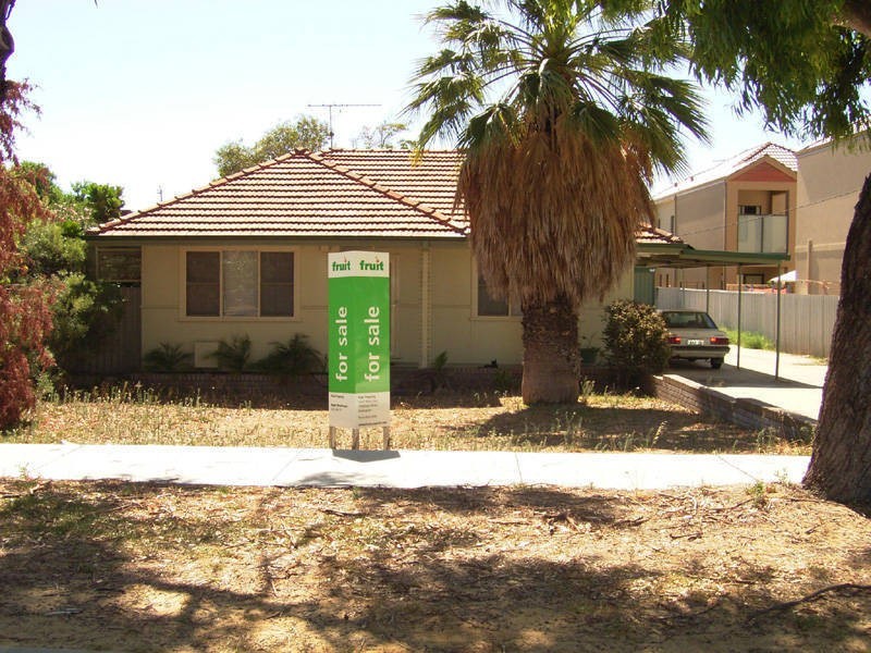 32 Lewington Street, Rockingham WA 6168