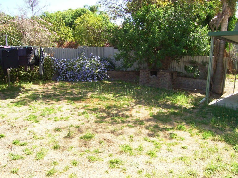 32 Lewington Street, Rockingham WA 6168