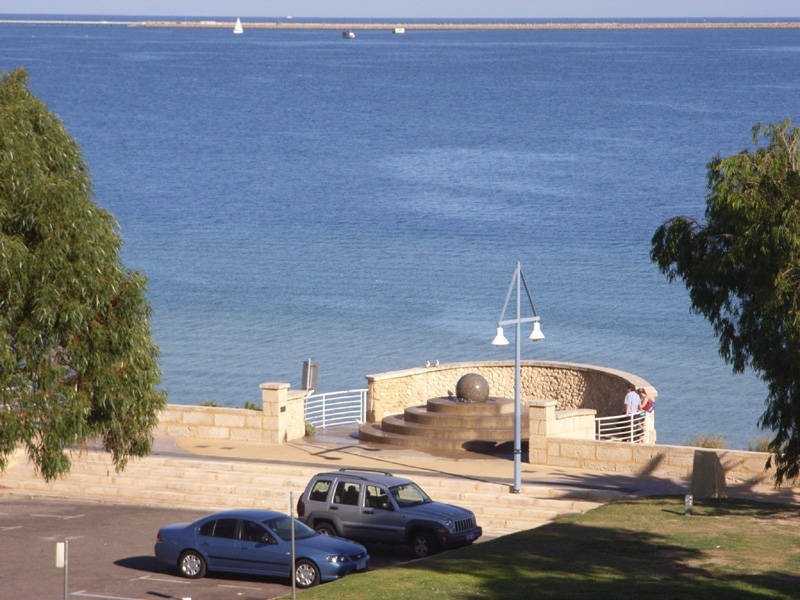 9/43 Rockingham Beach Road, Rockingham WA 6168