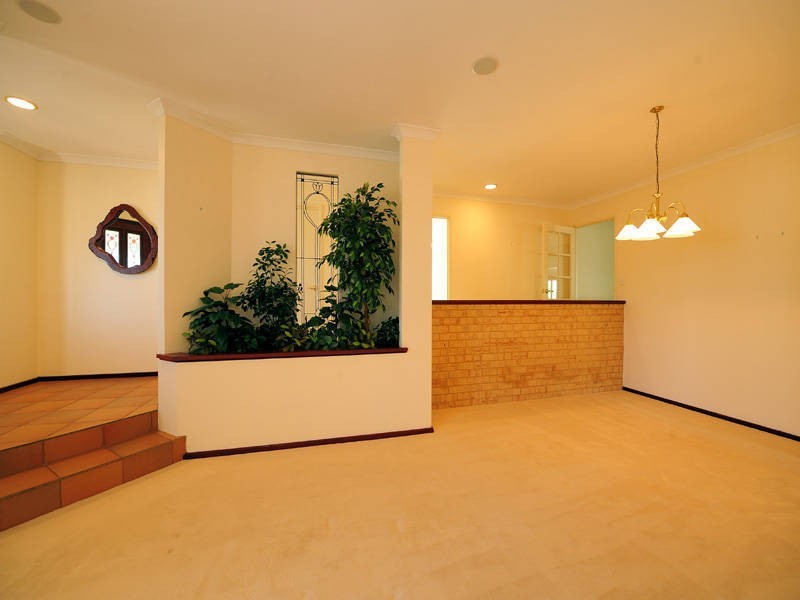 6 Madeira Place, Safety Bay WA 6169