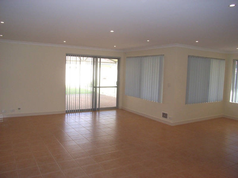 14 Ambleside Parade, Waikiki WA 6169