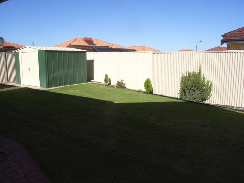 14 Ambleside Parade, Waikiki WA 6169