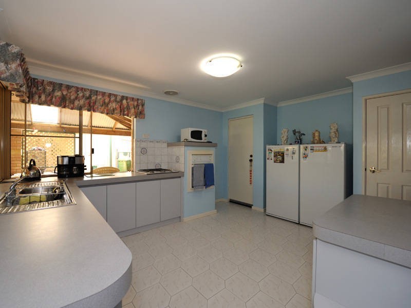 76 Argonaut Avenue, Waikiki WA 6169