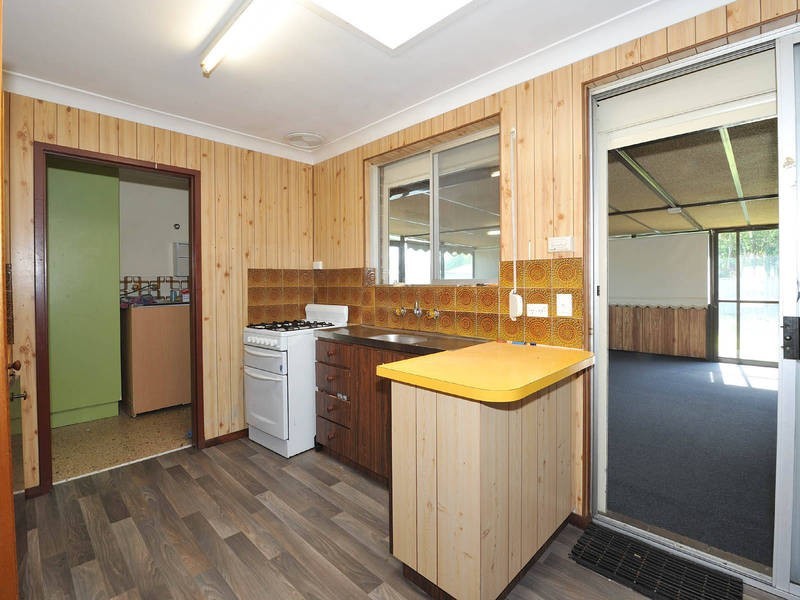 31 Kitson Street, Rockingham WA 6168