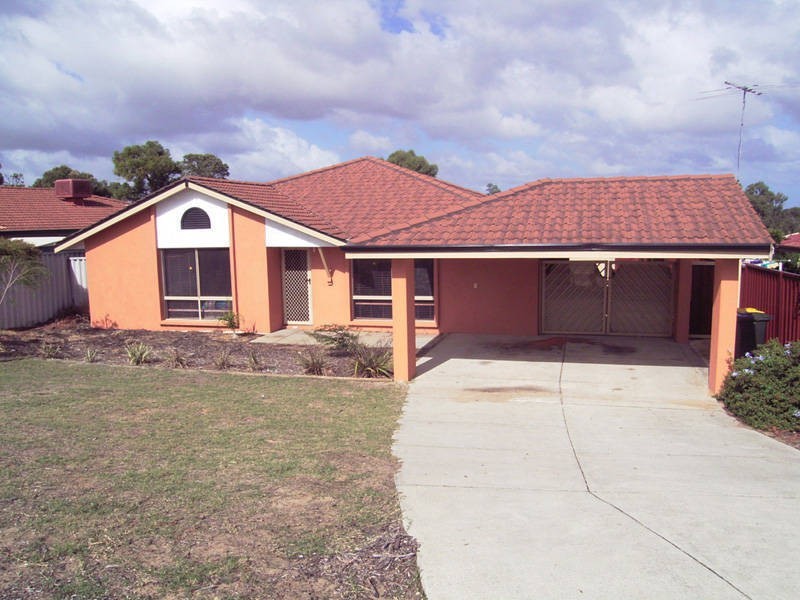 35 Camfield Loop, Parmelia WA 6167